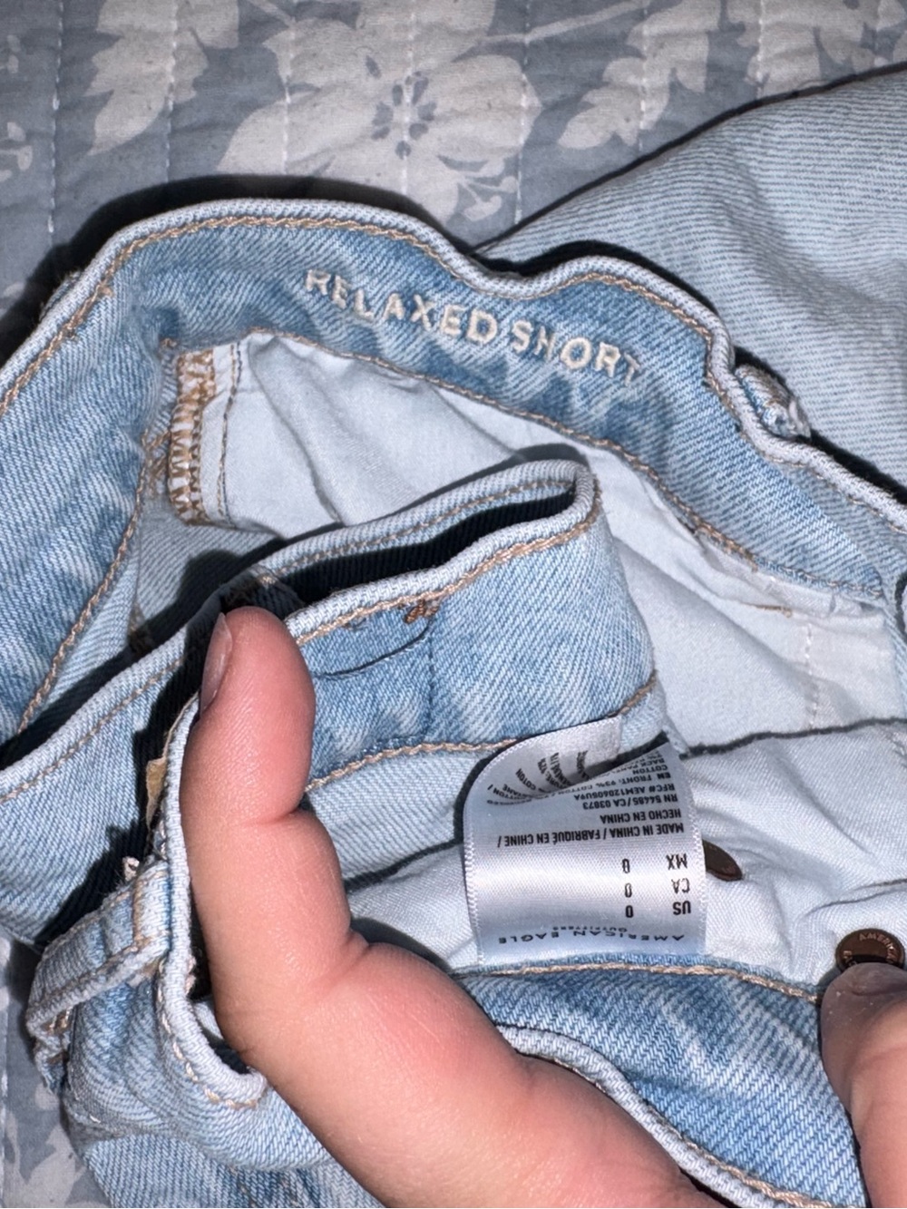 American Eagle Relaxed Shorts - Picture 2 of 2